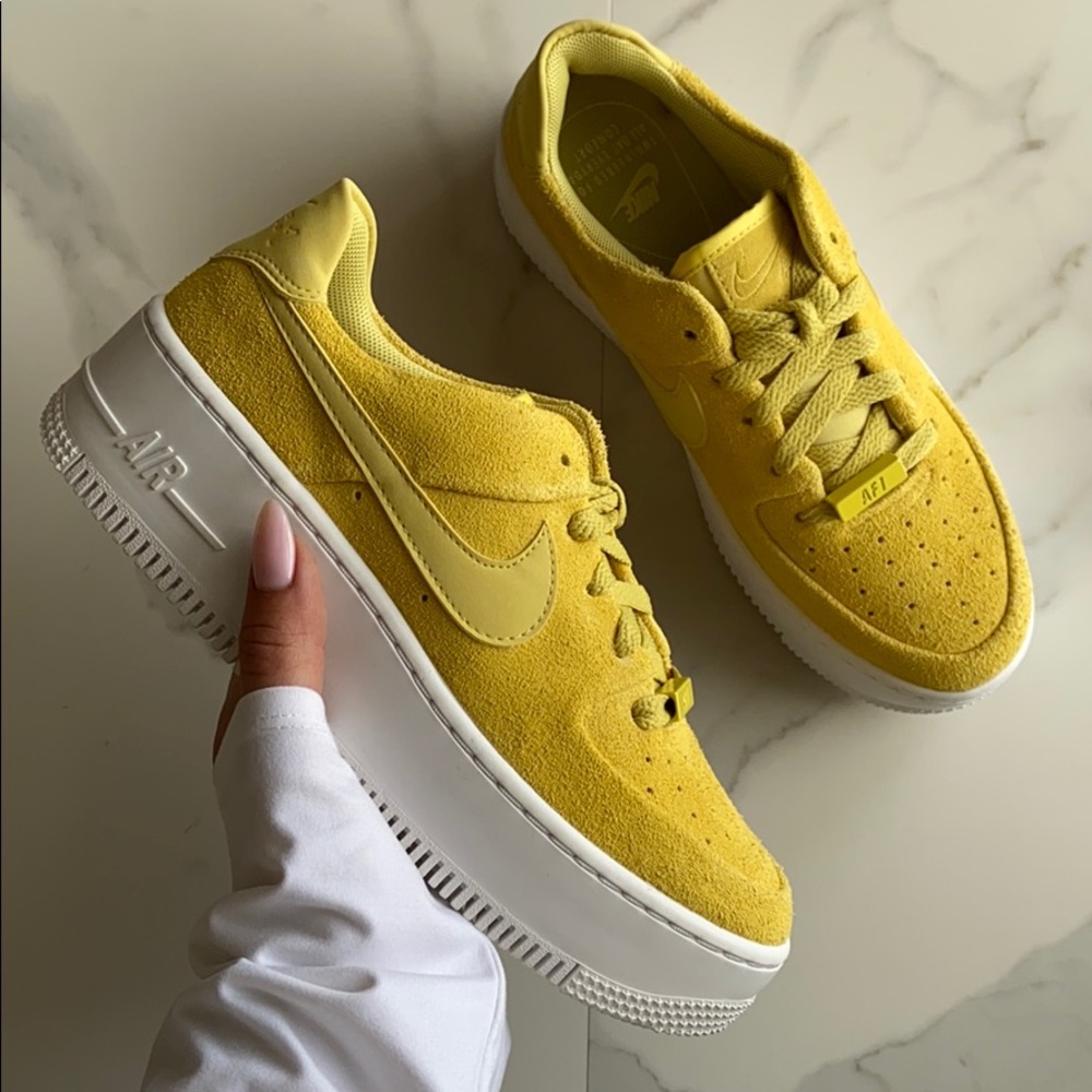 NWT Nike Air Force 1 sage - Picture 2 of 8